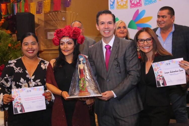 Gana Contraloría Interna Concurso de Altares de Día de Muertos del Congreso de Michoacán