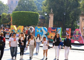 Asiáticos, europeos y americanos disfrutan de los atractivos de Morelia