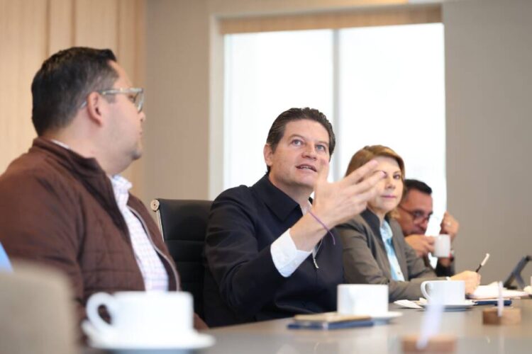 Alfonso Martínez presenta ventajas competitivas de Morelia a Vicepresidente de LATAM Entry