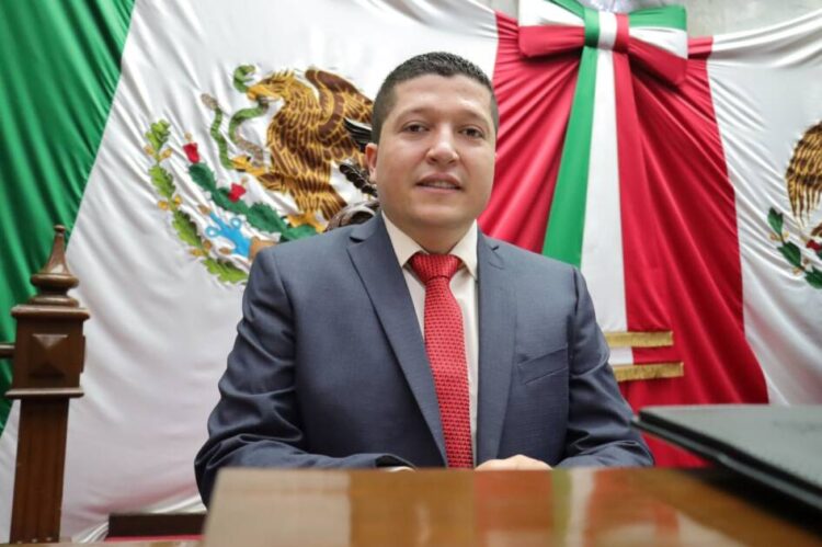 Resalta Vicente Gómez avance en el reconocimiento de derechos de las mujeres