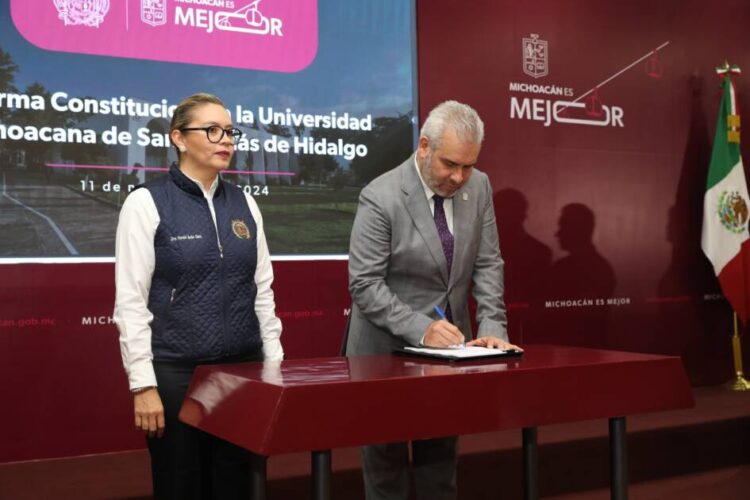 Firman iniciativa de reforma constitucional para la UMSNH