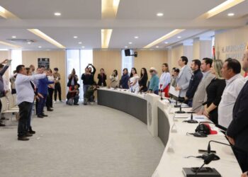 Alfonso Martínez toma protesta a jefe de tenencia de San Miguel del Monte