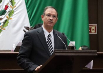 David Martínez Gowman propone iniciativa en el Congreso de Michoacán para promover el reciclaje de paneles solares