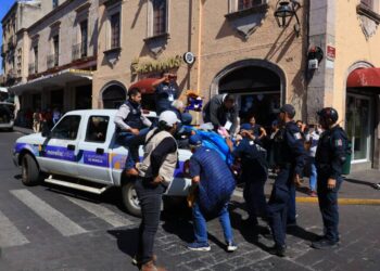 En operativo coordinado, Gobierno Municipal retira comercio irregular en Centro Histórico