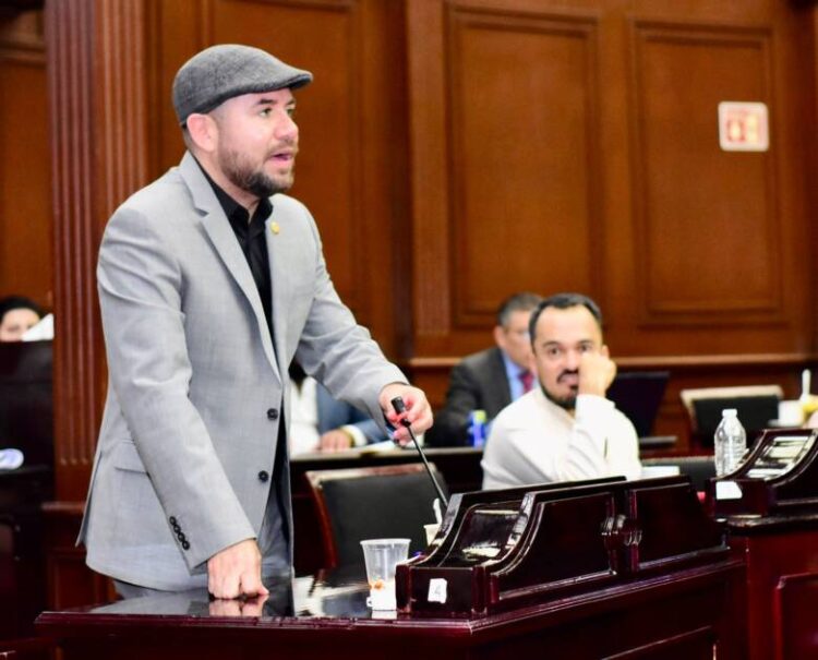 Exige Reyes Galindo que se revise la concesión de la Siglo XXI