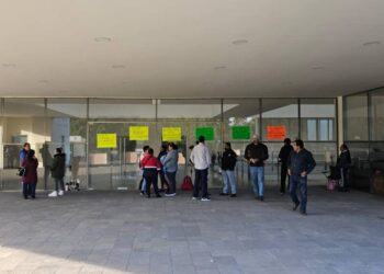 Toma SUEUM Rectoría de la Universidad Michoacana y exige destitución de la rectora Yarabí Ávila