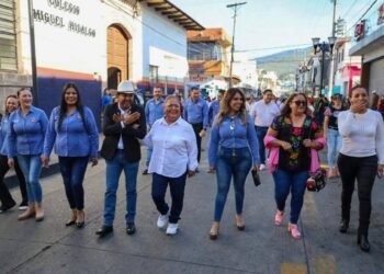 Los Reyes conmemora 114 Aniversario de la Revolución Mexicana con desfile cívico lleno de tradición y entusiasmo