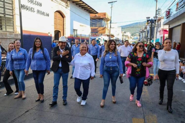 Los Reyes conmemora 114 Aniversario de la Revolución Mexicana con desfile cívico lleno de tradición y entusiasmo