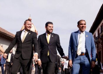 Hay que destacar el legado de la Revolución Mexicana; dice Octavio Ocampo en el desfile Cívico -Deportivo de Jiquilpan
