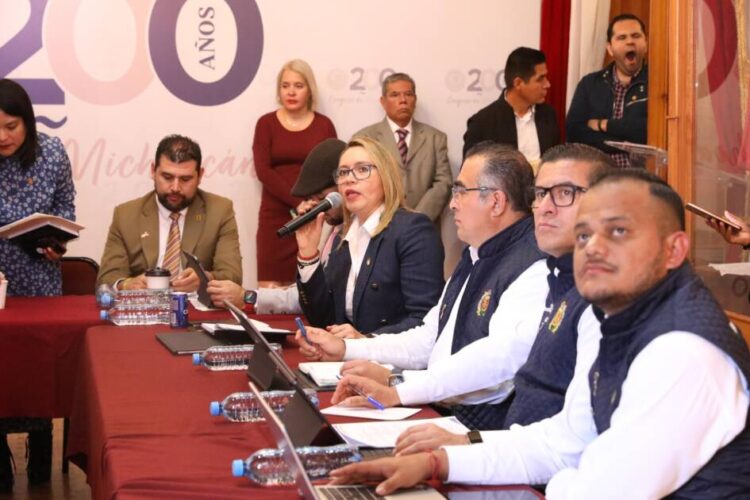 Reformas no contienen cambios al régimen de pensiones y jubilaciones, expone rectora Yarabí Ávila ante diputados de Michoacán