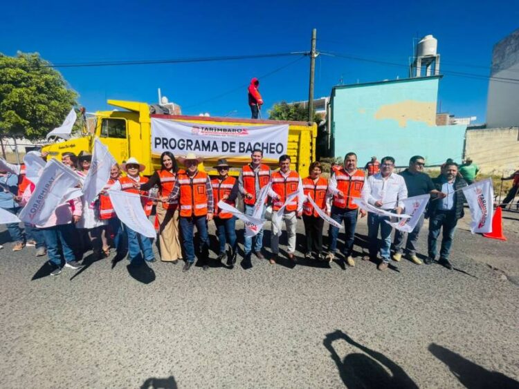 ARRANCA PROGRAMA DE BACHEO EN TARÍMBARO PARA MEJORAR LA SEGURIDAD VIAL