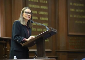 Propone Nalleli Pedraza Huerta facultar a los notarios para oficializar matrimonios en Michoacán