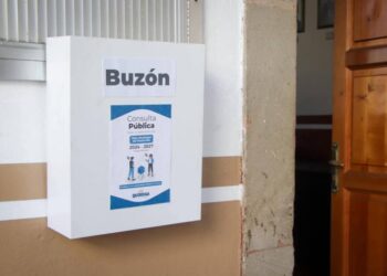 El Gobierno de Quiroga refuerza la participación ciudadana con la instalación de un buzón ciudadano en la Presidencia Municipal