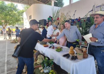 Resalta Vicente Gómez cuidado de los bosques en el Distrito XIX