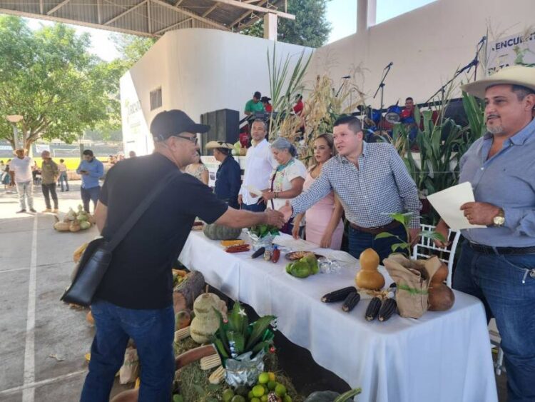 Resalta Vicente Gómez cuidado de los bosques en el Distrito XIX