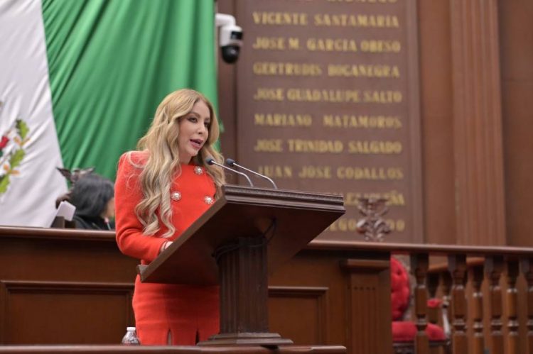 Legisladora Belinda Hurtado impulsa iniciativa para inscribir en letras de oro el nombre de la UMSNH