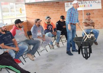 Presenta Julio César Conejo Alejos Plan de Desarrollo Municipal al sector de la construcción