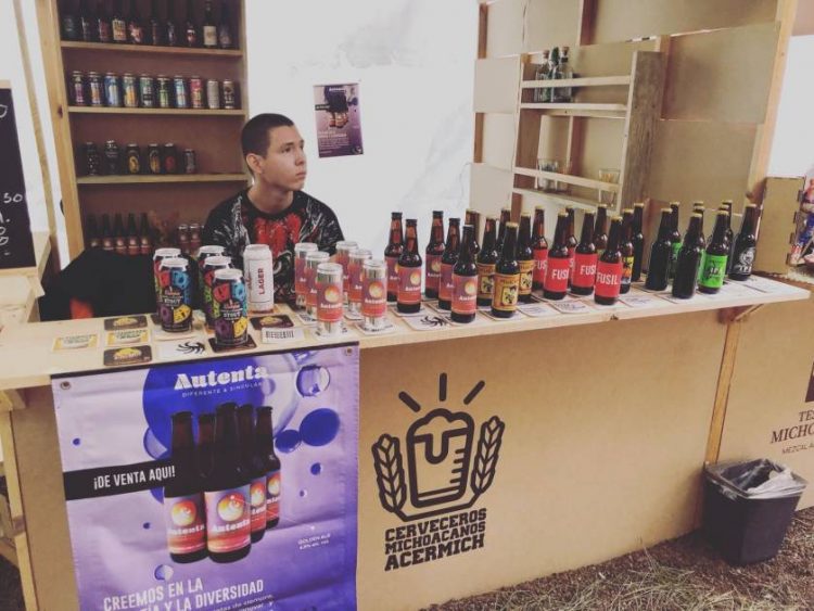 CERVECEROS MICHOACANOS (ACERMICH), CIERRAN AÑO CON MAGNO EVENTO NAVIDEÑO EN PLAZA DE LA PAZ