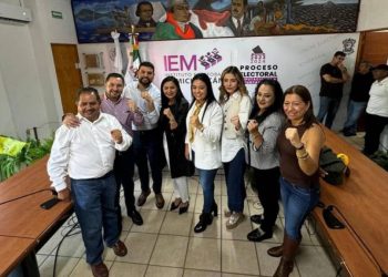 Recibe Susy Ruiz constancia de mayoría como Presidenta electa de Irimbo