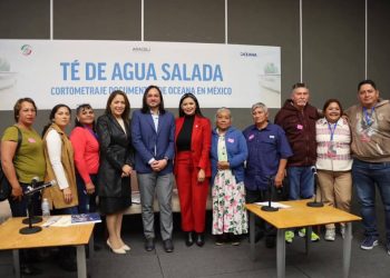 Araceli Saucedo recibe a mujeres pescadoras y reconoce su trabajo y aporte a la economía nacional