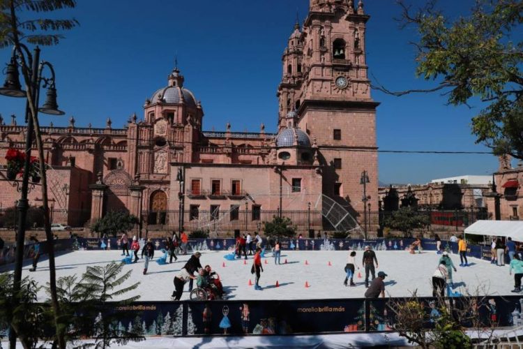 Pista de Hielo en Morelia, un espacio inclusivo para disfrutar de las fiestas decembrinas
