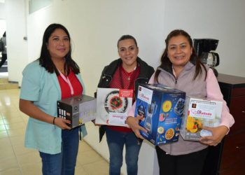 Lleva la Diputada Belinda Iturbide esperanza a pacientes con cáncer