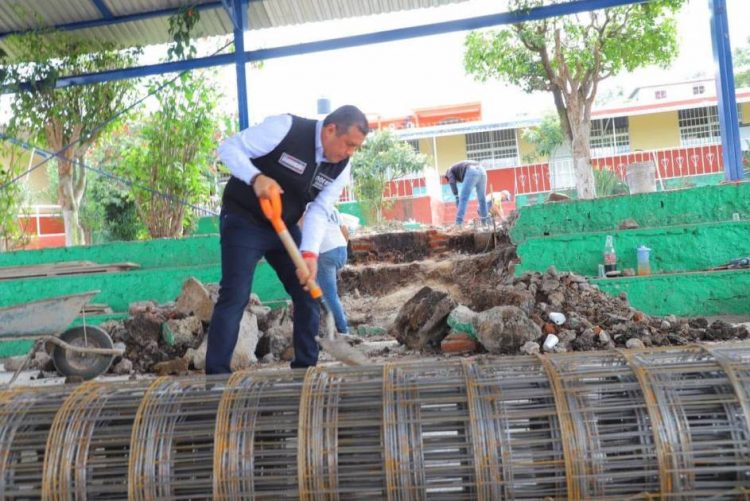 Se transformaron más de 800 instituciones educativas en Morelia con el programa Échale una Mano a las Escuelas: JC Barragán