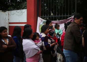 Visita Vanhe Caratachea albergue de familias jornaleras en Tanhuato