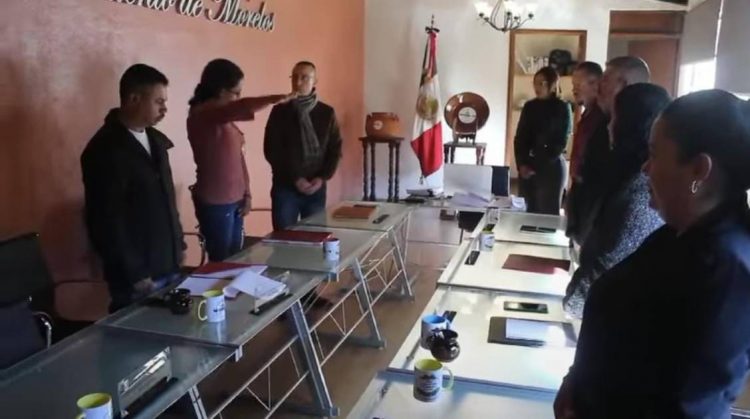 Realiza Julio César Conejo Alejos toma de protesta de la nueva síndica municipal suplente en Morelos