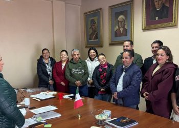 Refuerza Quiroga la transparencia con la toma de protesta del nuevo contralor municipal