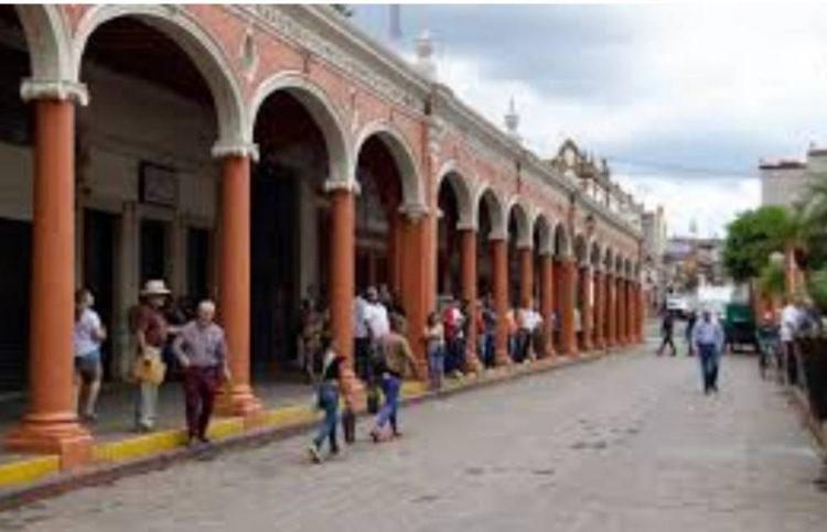 Levantón de niña de 14 años de su propia casa y icada a una cuadra de la presidencia municipal de Cotija