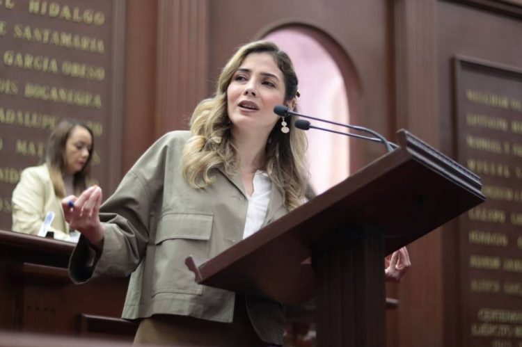 Reconoce diputada Brissa Arroyo cumplimiento de 3 de 3 contra la violencia de aspirantes al Poder Judicial