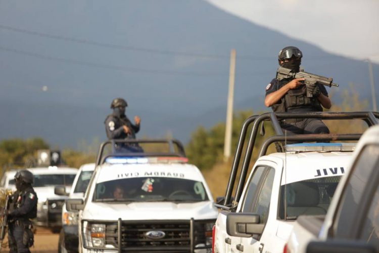 Michoacán, convertido en narco cementerio: 60 fosas con 70 cuerpos en 2024