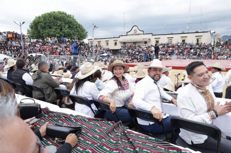 Araceli Saucedo Reyes destaca la riqueza cultural de Michoacán en la Competencia de los Kúrpites 2025