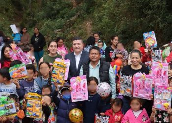 Vicente Gómez festeja a la niñez del Distrito XIX