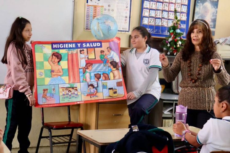 Más de 50 mil docentes están en las aulas y con su experiencia e iniciativa nutrirán el “Atlas Pedagógico”: SEE