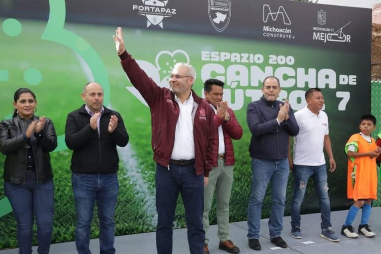 Inauguran cancha de fútbol 7 en el fraccionamiento Los Laureles en Tarimbaro, como parte de la estrategia prevención del delito
