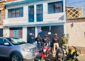 Es cateado inmueble en la colonia Ventura Puente y aseguran tres motocicletas y 950 dosis de narcótico