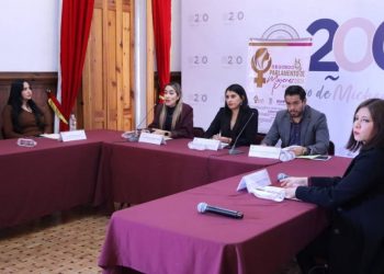 Capacita IIEL a quienes participarán en el Segundo Parlamento de Mujeres 2025