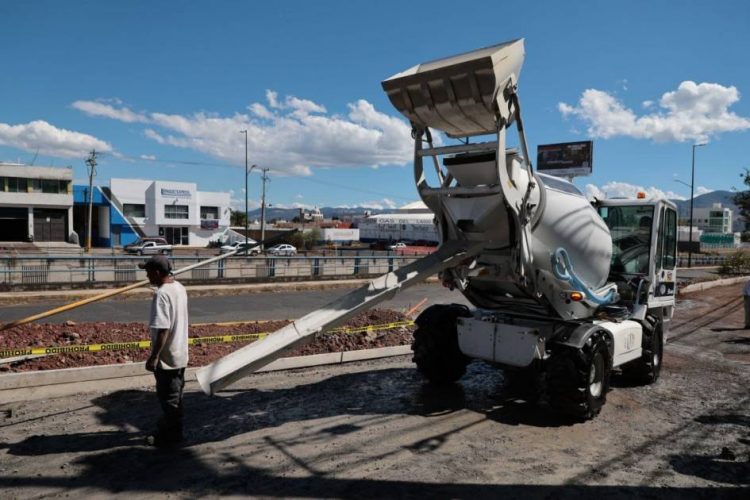 Brinda Alfonso Martínez obras y servicios integrales al Poniente de Morelia