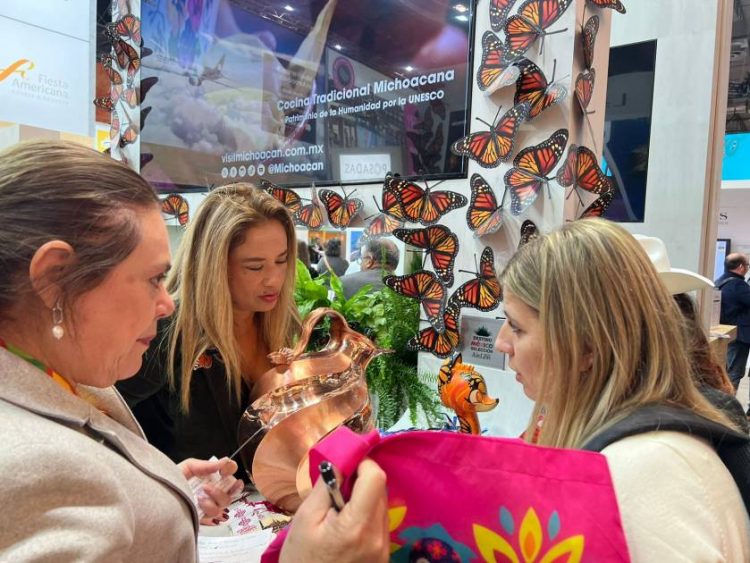 Promociona Alfonso Martínez a Morelia a través de tour operadores y medios de comunicación, en la FITUR