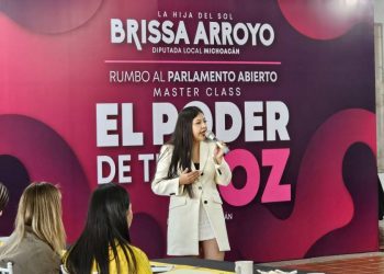 Rumbo al Parlamento Abierto, organiza Brissa Arroyo el taller El Poder de tu voz