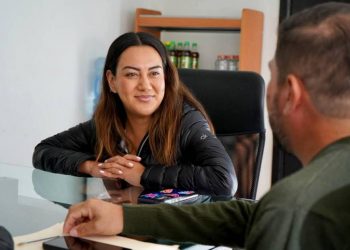 Mónica Valdez Pulido se reúne con ciudadanos de Barrios Unidos