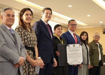 Reconoce Alfonso Martínez la excelencia académica de jóvenes morelianos