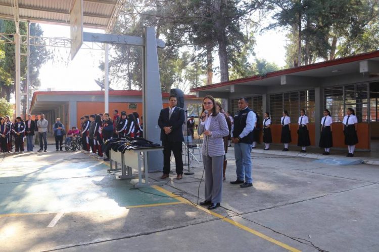 Promueve Nalleli Pedraza beca “Rita Cetina”