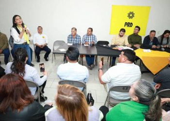 Araceli Saucedo se reúne con militantes del PRD en el Distrito de Zacapu