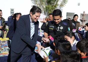 Alfonso Martínez y empresarios llevan alegría a hijos e hijas de Policía Morelia