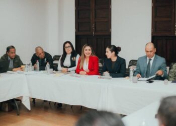 Salvador Escalante une fuerzas con autoridades federales y estatales en la Mesa de Gobernación