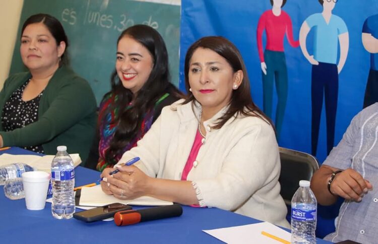 Fortalece Alma Mireya González vínculo entre el gobierno y ciudadanos de Atzimbo