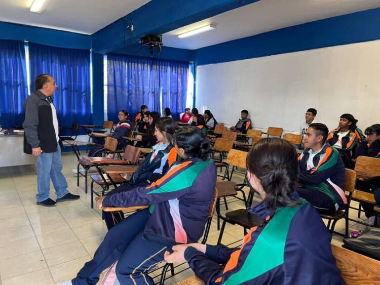 Lanza la SEE convocatoria para entrega de reconocimientos a trayectoria de docentes michoacanos